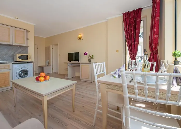 Апарт-отель In Victoria Солнечный берег