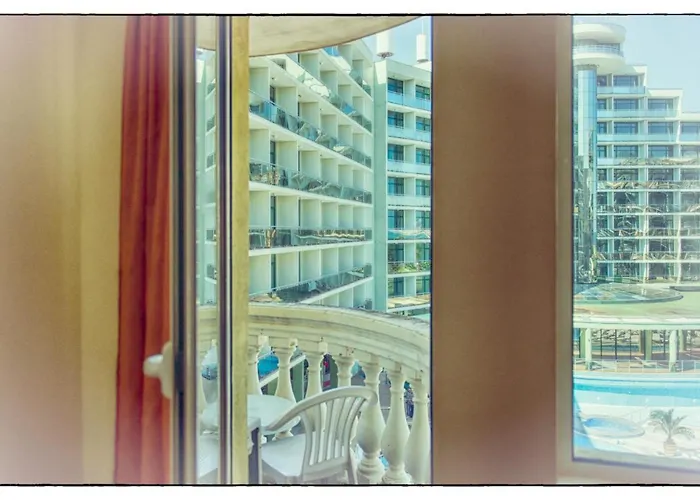 Aparthotel In Victoria 2*